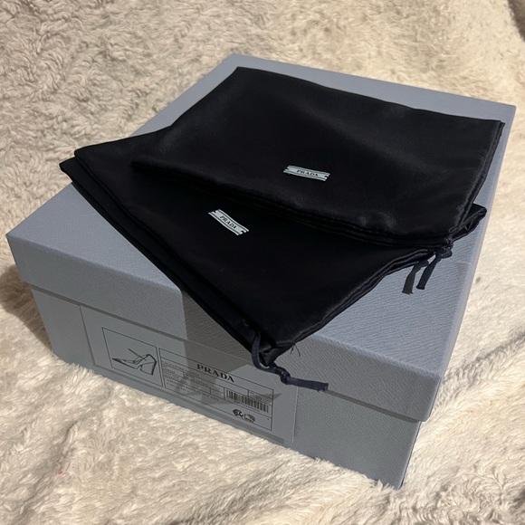 NIB Prada Logo Toe Mary Jane Pump - Picture 16 of 16